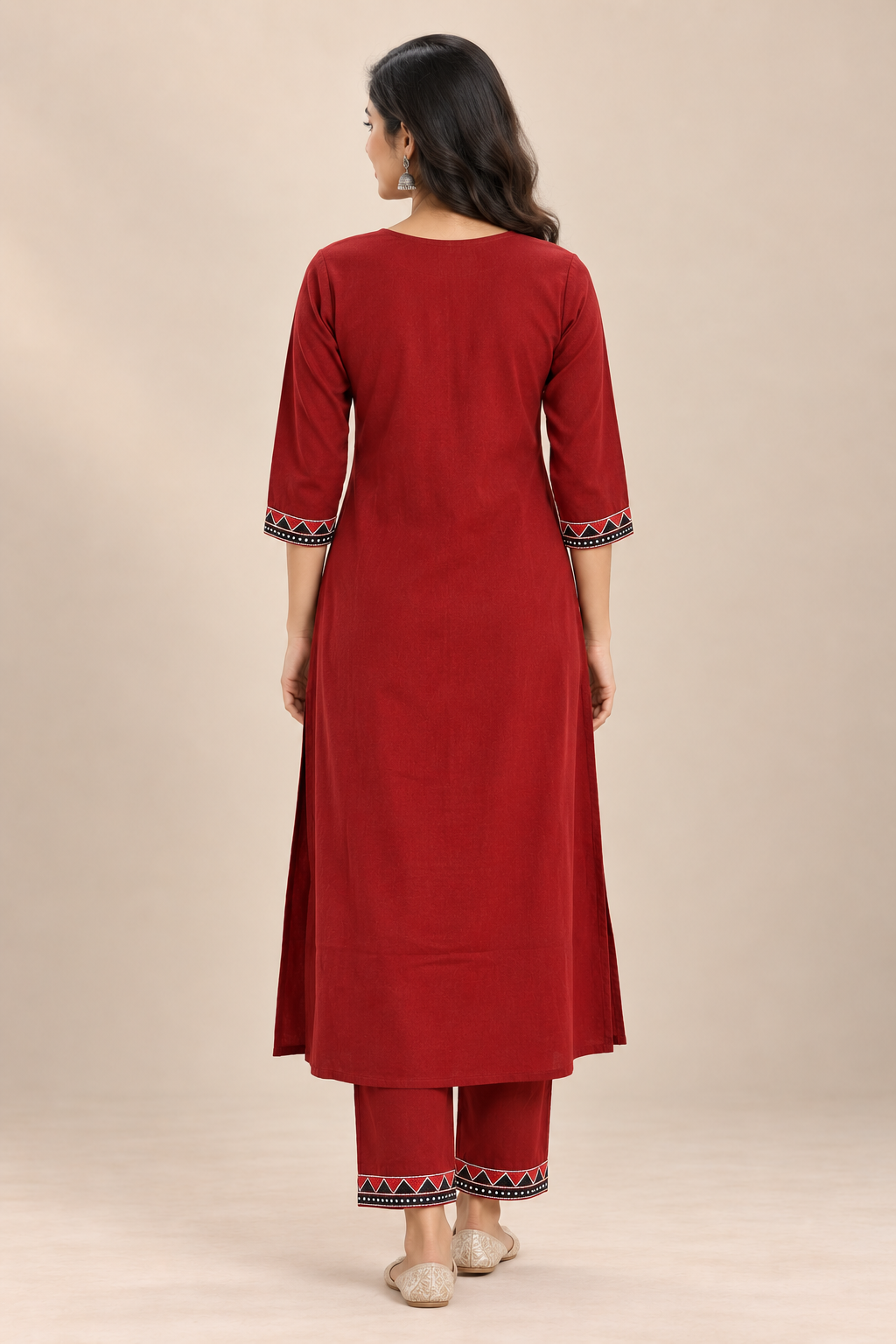 Embroidered Women’s Kurta Pant Set – Geometric Detail